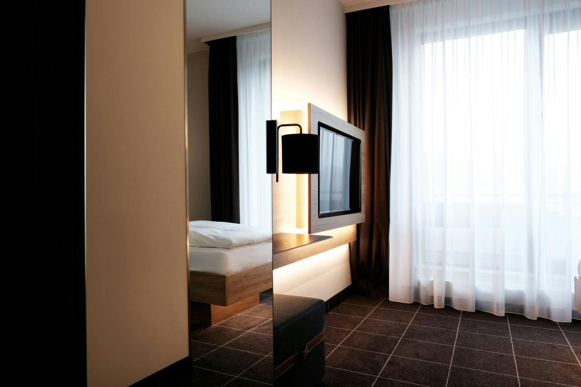 Four Ratingen Dusseldorf Airport Hotel ภายนอก รูปภาพ